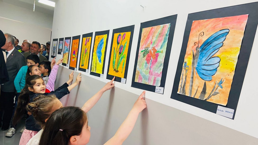 İnkılap İlkokulu'nun düzenlemiş olduğu Görsel sanatlar ve Teknoloji Tasarım sergisi