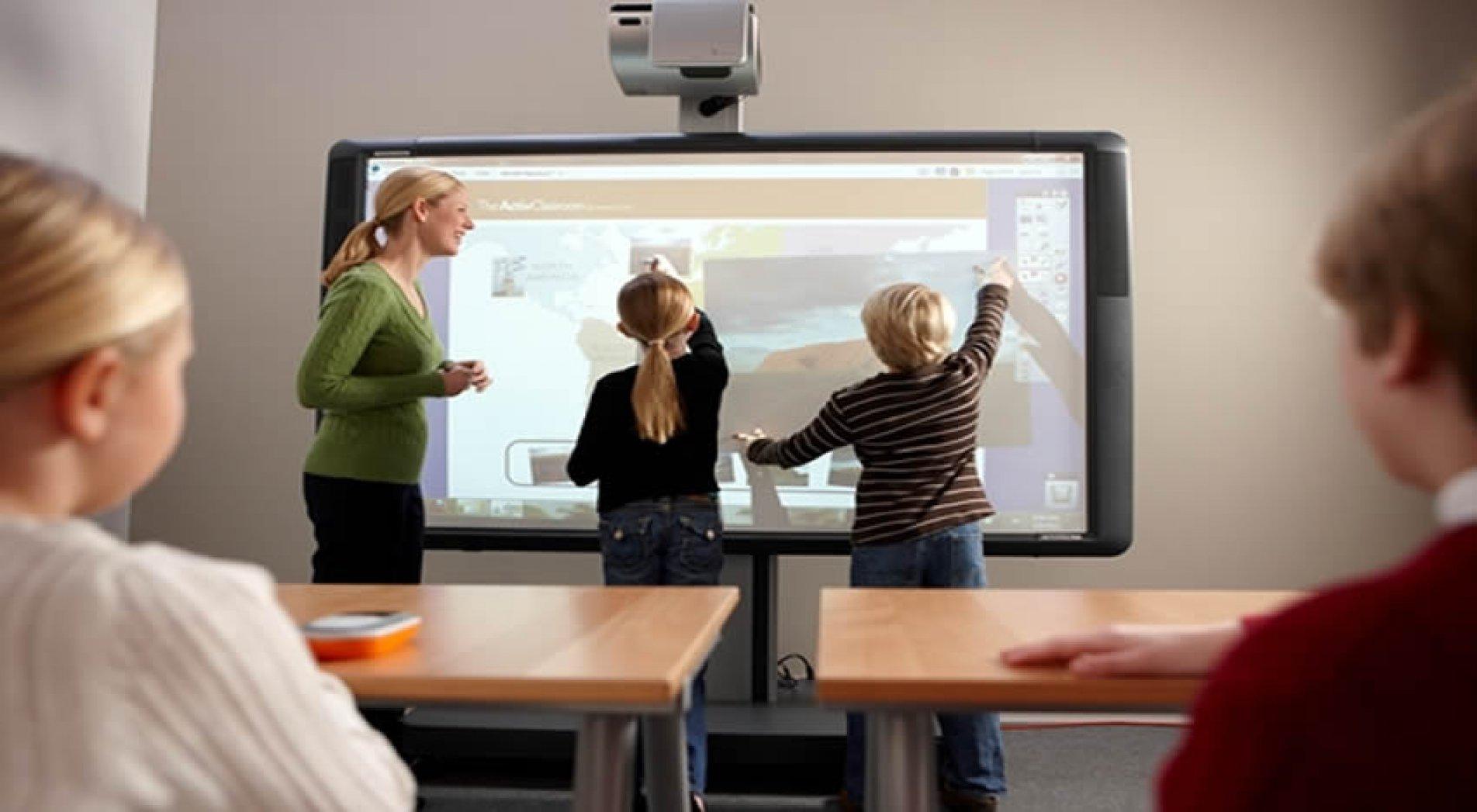Урок нового поколения. Интерактивная доска для школы. Интерактивные доски в образовании. Интерактивна дошка в школе. Компьютеры в школе интерактивная доска.