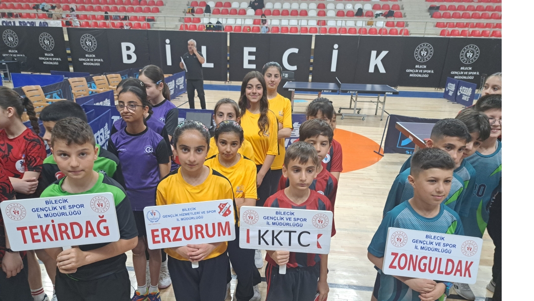 MÜMTAZ TURHAN ORTAOKULU MASA TENİSİNDE TÜRKİYE 9.SU OLDU.